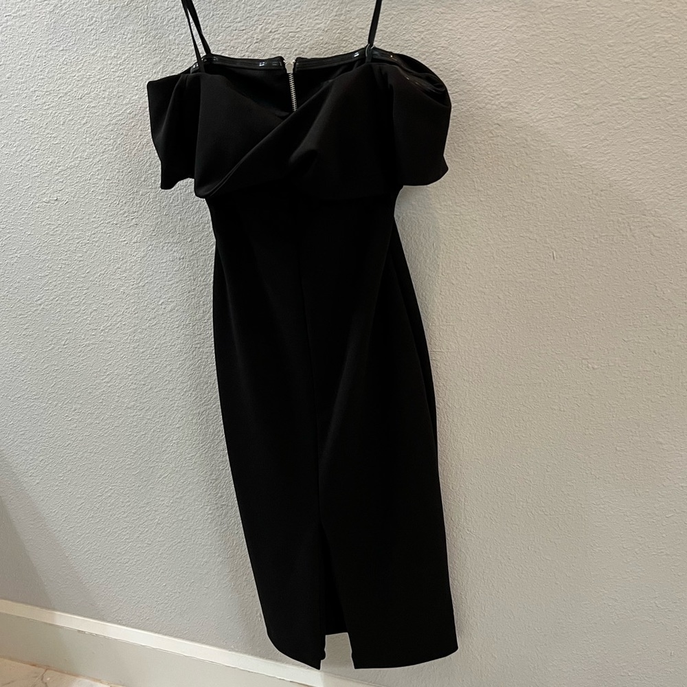 Gorgeous strapless off-the-shoulder midi dress